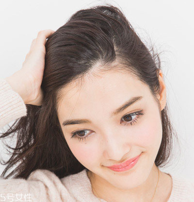 卷發(fā)扎什么發(fā)型好看 長(zhǎng)卷發(fā)扎法教程 卷發(fā)扎什么發(fā)型好看 長(zhǎng)卷發(fā)扎法教程