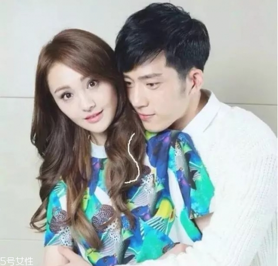 燙發(fā)怎么扎好看 最新長卷發(fā)扎法教程 燙發(fā)怎么扎好看 最新長卷發(fā)扎法教程