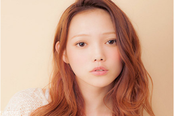 好看的韓國女生卷發(fā)發(fā)型 韓式長卷發(fā)發(fā)型圖片 好看的韓國女生卷發(fā)發(fā)型 韓式長卷發(fā)發(fā)型圖片