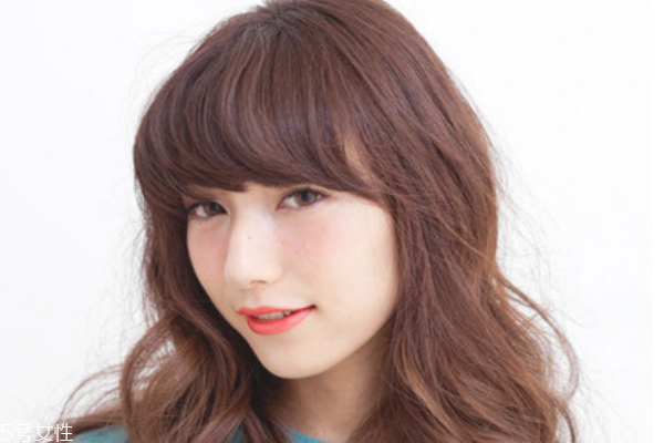 好看的韓國女生卷發(fā)發(fā)型 韓式長卷發(fā)發(fā)型圖片 好看的韓國女生卷發(fā)發(fā)型 韓式長卷發(fā)發(fā)型圖片