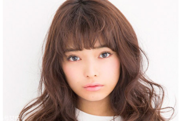 好看的韓國女生卷發(fā)發(fā)型 韓式長卷發(fā)發(fā)型圖片 好看的韓國女生卷發(fā)發(fā)型 韓式長卷發(fā)發(fā)型圖片