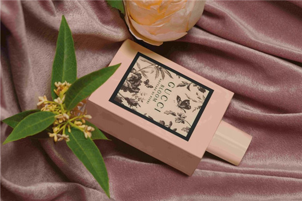 粉紅色瓶子的香水什么牌子好 粉紅色瓶子的香水什么牌子好