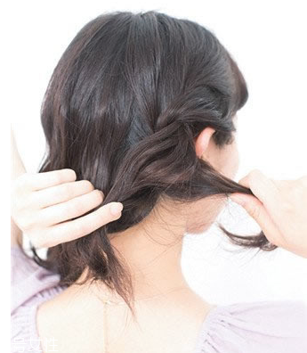 怎么用卷發(fā)棒卷內扣 輕松燙優(yōu)雅波波頭發(fā)型 怎么用卷發(fā)棒卷內扣 輕松燙優(yōu)雅波波頭發(fā)型