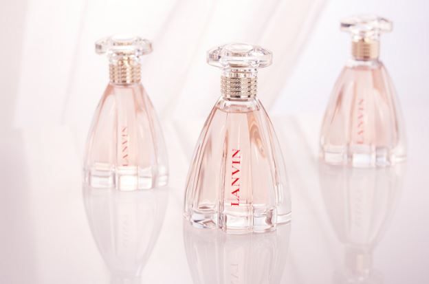 粉紅色瓶子的香水什么牌子好 粉紅色瓶子的香水什么牌子好