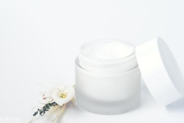 面霜搓泥怎么辦 好用的補水保濕面霜推薦 面霜搓泥怎么辦 好用的補水保濕面霜推薦