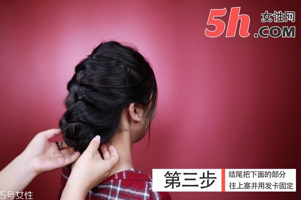 氣質盤發(fā)教程 氣質盤發(fā)教程