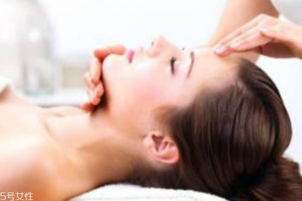 這些習(xí)慣會讓你毀容，你中招了嗎