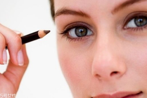 各種眼線畫法大集合，總有一種適合你