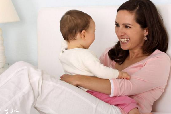 產(chǎn)后坐月子老想吃東西正常嗎 產(chǎn)后坐月子老想吃東西正常嗎