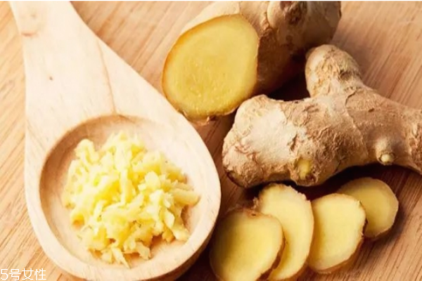 冬天泡腳用什么藥材 冬天泡腳加什么好 冬天泡腳用什么藥材 冬天泡腳加什么好