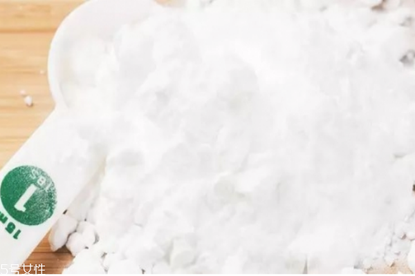 冬天泡腳用什么藥材 冬天泡腳加什么好 冬天泡腳用什么藥材 冬天泡腳加什么好