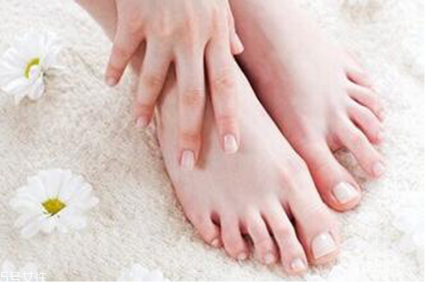 冬天怕冷怎么辦 冬天手腳冰涼的原因 冬天怕冷怎么辦 冬天手腳冰涼的原因