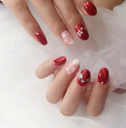 秋冬貓眼美甲圖片 指尖迎來高光時刻 秋冬貓眼美甲圖片 指尖迎來高光時刻