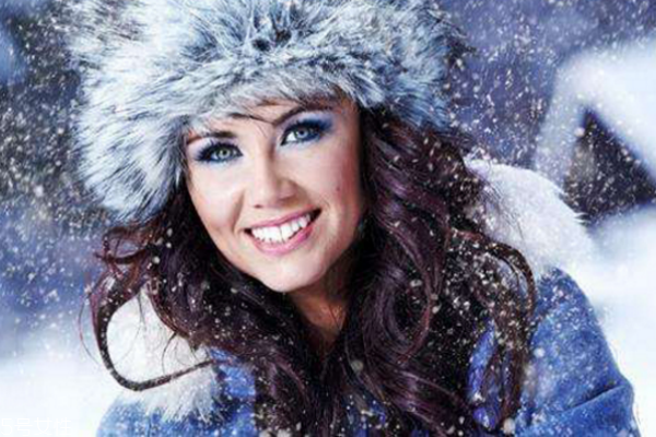 手腳冰涼缺什么 哪些人最易手冷腳冰 手腳冰涼缺什么 哪些人最易手冷腳冰