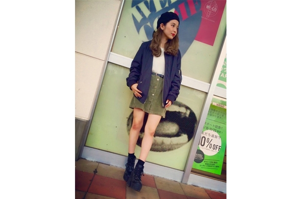 燈芯絨裙子配什么上衣 燈芯絨裙子上衣搭配圖片 燈芯絨裙子配什么上衣 燈芯絨裙子上衣搭配圖片