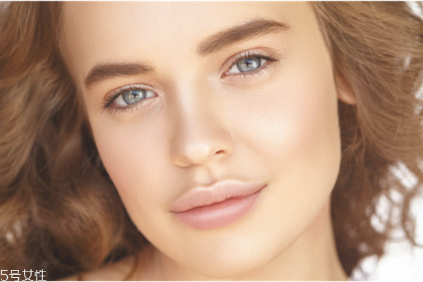 冬天鼻子凍紅了怎么辦 冬天鼻子紅的原因 冬天鼻子凍紅了怎么辦 冬天鼻子紅的原因