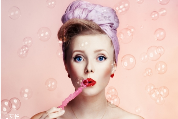 粉底液適合什么年齡 冬天用的粉底液推薦 粉底液適合什么年齡 冬天用的粉底液推薦