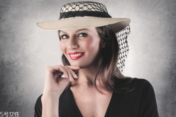 粉底液適合什么年齡 冬天用的粉底液推薦 粉底液適合什么年齡 冬天用的粉底液推薦