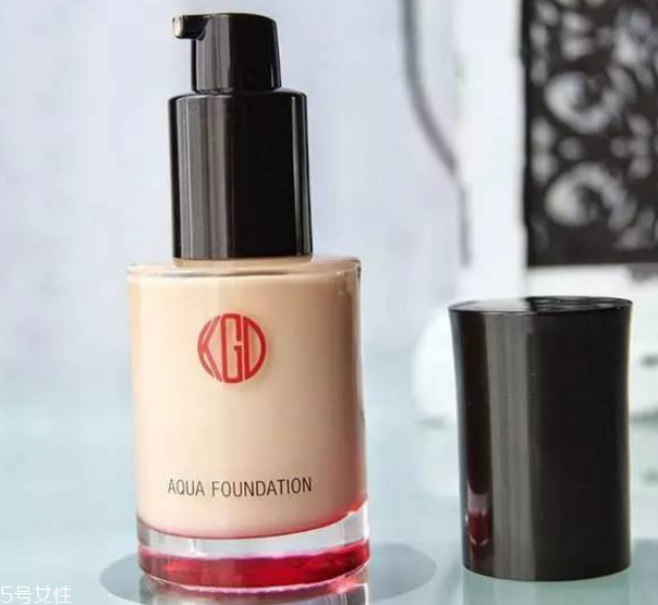 粉底液適合什么年齡 冬天用的粉底液推薦 粉底液適合什么年齡 冬天用的粉底液推薦