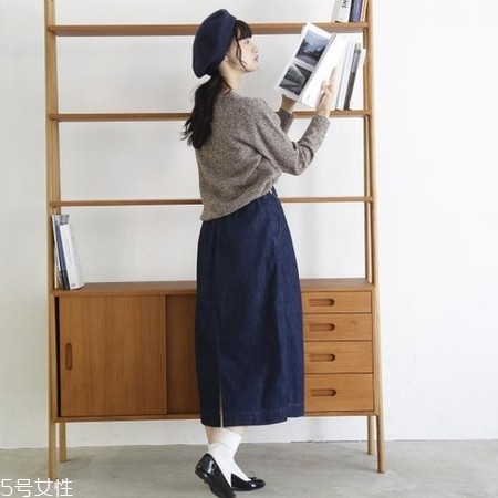 半身長(zhǎng)裙配什么上衣 半身長(zhǎng)裙上衣搭配圖片 半身長(zhǎng)裙配什么上衣 半身長(zhǎng)裙上衣搭配圖片