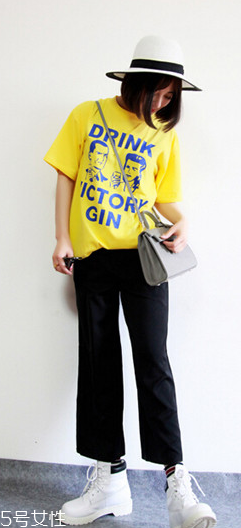 字母t恤怎么搭好看 3招不顯胖穿搭 字母t恤怎么搭好看 3招不顯胖穿搭