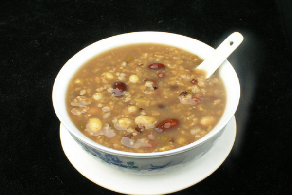 天冷進補來碗紅棗紫米粥暖身健脾胃 天冷進補來碗紅棗紫米粥暖身健脾胃