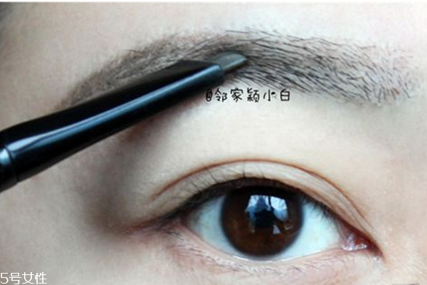 權(quán)志龍眉毛怎么化 權(quán)志龍眉毛畫(huà)法教程