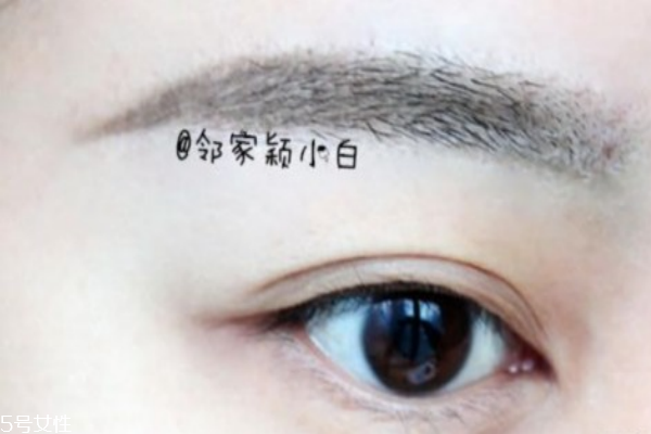 權(quán)志龍眉毛怎么化 權(quán)志龍眉毛畫(huà)法教程