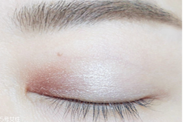 圓眼睛怎么畫眼妝 圓眼眼妝教程 圓眼睛怎么畫眼妝 圓眼眼妝教程