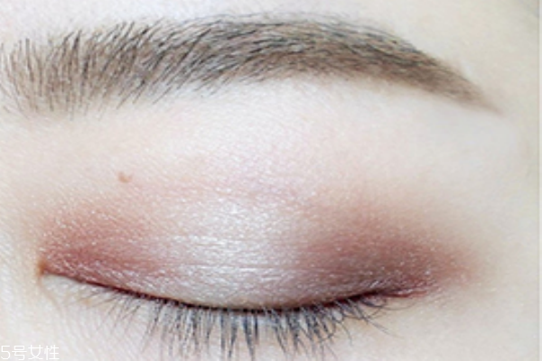 圓眼睛怎么畫眼妝 圓眼眼妝教程 圓眼睛怎么畫眼妝 圓眼眼妝教程