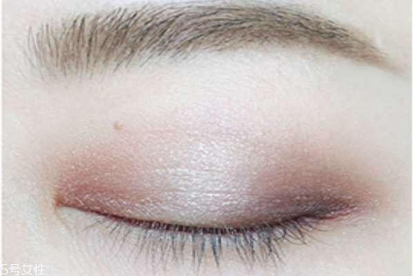 圓眼睛怎么畫眼妝 圓眼眼妝教程 圓眼睛怎么畫眼妝 圓眼眼妝教程