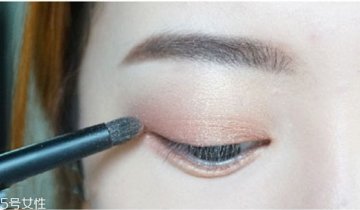 圓眼睛怎么畫眼妝 圓眼眼妝教程 圓眼睛怎么畫眼妝 圓眼眼妝教程