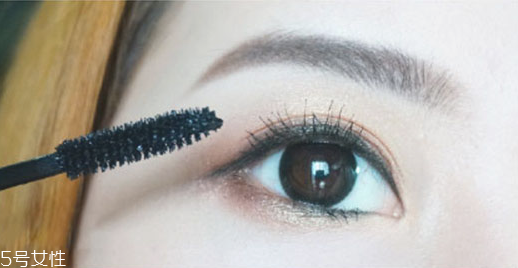 圓眼睛怎么畫眼妝 圓眼眼妝教程 圓眼睛怎么畫眼妝 圓眼眼妝教程