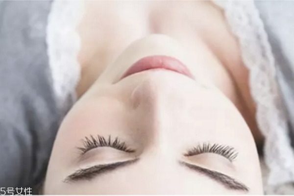 嫁接睫毛一般多少錢 嫁接睫毛后怎樣保持更長(zhǎng)時(shí)間