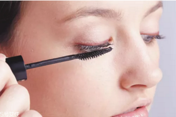 嫁接睫毛一般多少錢 嫁接睫毛后怎樣保持更長(zhǎng)時(shí)間