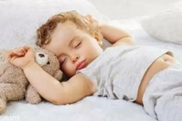 寶寶晚上不睡覺怎么辦 小妙招教給你 寶寶晚上不睡覺怎么辦 小妙招教給你