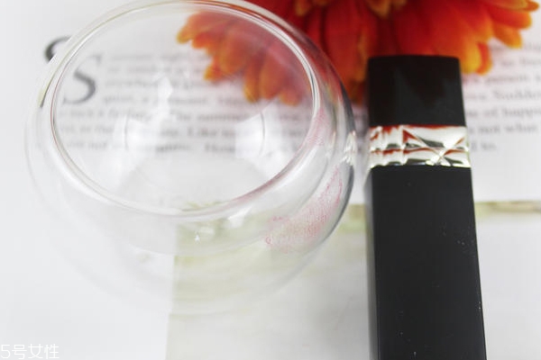 迪奧999口紅沾杯嗎 迪奧999口紅評(píng)測 迪奧999口紅沾杯嗎 迪奧999口紅評(píng)測