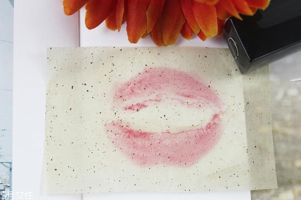 迪奧999口紅沾杯嗎 迪奧999口紅評(píng)測 迪奧999口紅沾杯嗎 迪奧999口紅評(píng)測