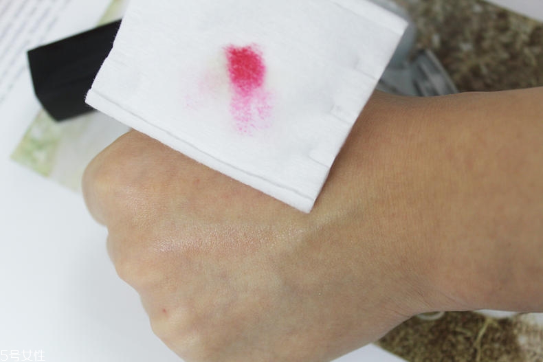 迪奧999口紅沾杯嗎 迪奧999口紅評(píng)測 迪奧999口紅沾杯嗎 迪奧999口紅評(píng)測