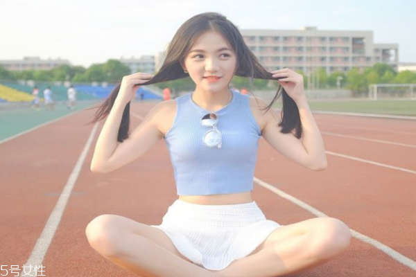 冬季如何防止靜電 冬天如何防止頭發(fā)靜電 冬季如何防止靜電 冬天如何防止頭發(fā)靜電