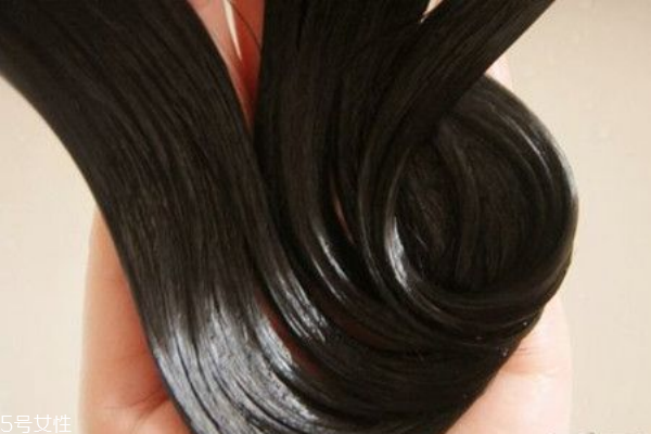 發(fā)膜和焗油膏有什么區(qū)別 發(fā)膜和焗油膏的區(qū)別 發(fā)膜和焗油膏有什么區(qū)別 發(fā)膜和焗油膏的區(qū)別