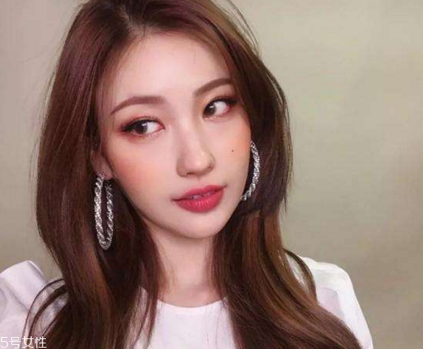 2022年最流行的染發(fā)色 2022最流行的發(fā)型顏色 2022年最流行的染發(fā)色 2022最流行的發(fā)型顏色