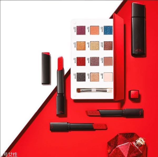 韓國最近流行的眼影盤點(diǎn) 韓妞必?cái)⊙塾氨P 韓國最近流行的眼影盤點(diǎn) 韓妞必?cái)⊙塾氨P