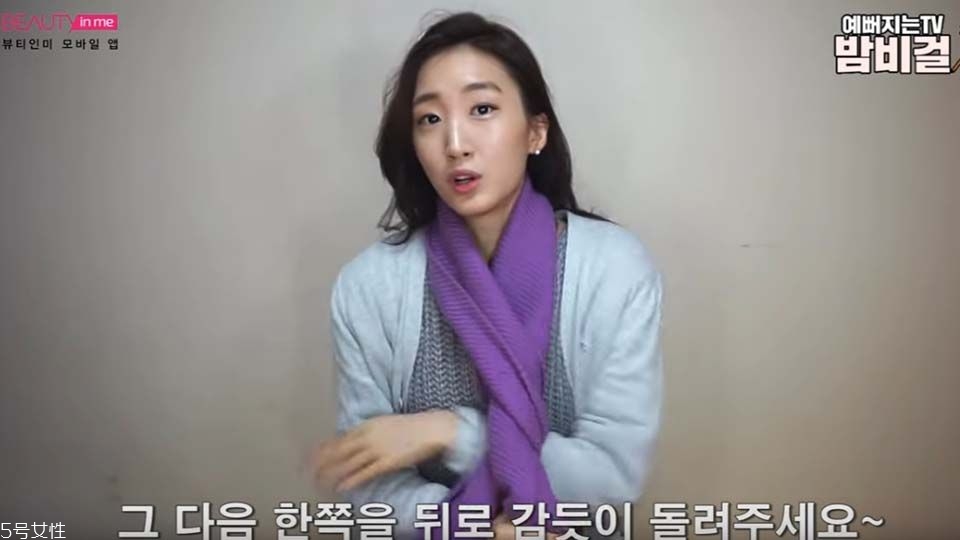 圍巾怎么打好看 韓式流行圍巾打法圖解 圍巾怎么打好看 韓式流行圍巾打法圖解