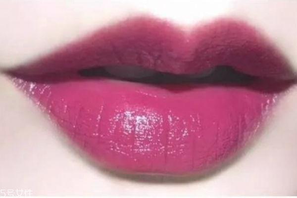 初學(xué)化妝的正確順序步驟 新手化妝誤區(qū)千萬要注意 初學(xué)化妝的正確順序步驟 新手化妝誤區(qū)千萬要注意