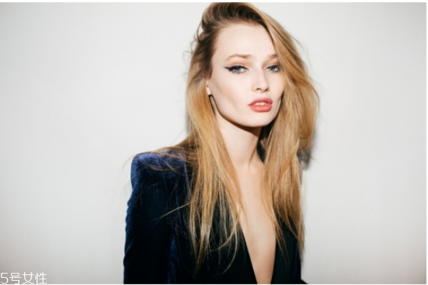 pony酒紅色妝容教程 秋冬桃紅眼妝教程 pony酒紅色妝容教程 秋冬桃紅眼妝教程