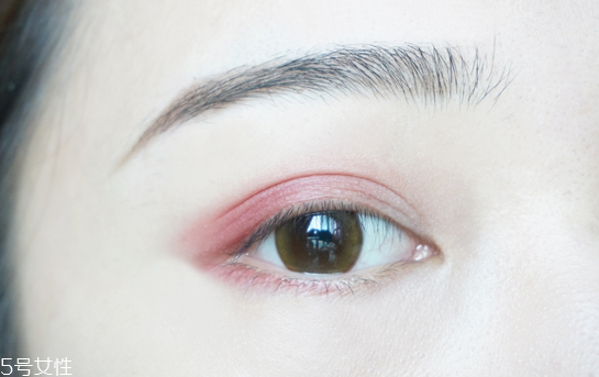 pony酒紅色妝容教程 秋冬桃紅眼妝教程 pony酒紅色妝容教程 秋冬桃紅眼妝教程