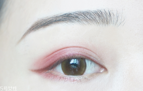 pony酒紅色妝容教程 秋冬桃紅眼妝教程 pony酒紅色妝容教程 秋冬桃紅眼妝教程