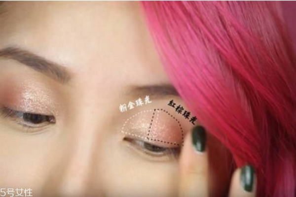 pony酒紅色妝容教程 秋冬桃紅眼妝教程 pony酒紅色妝容教程 秋冬桃紅眼妝教程