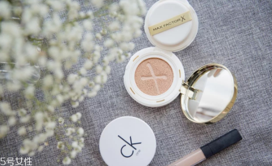 赫本妝容畫(huà)法 教你如何畫(huà)赫本妝 赫本妝容畫(huà)法 教你如何畫(huà)赫本妝